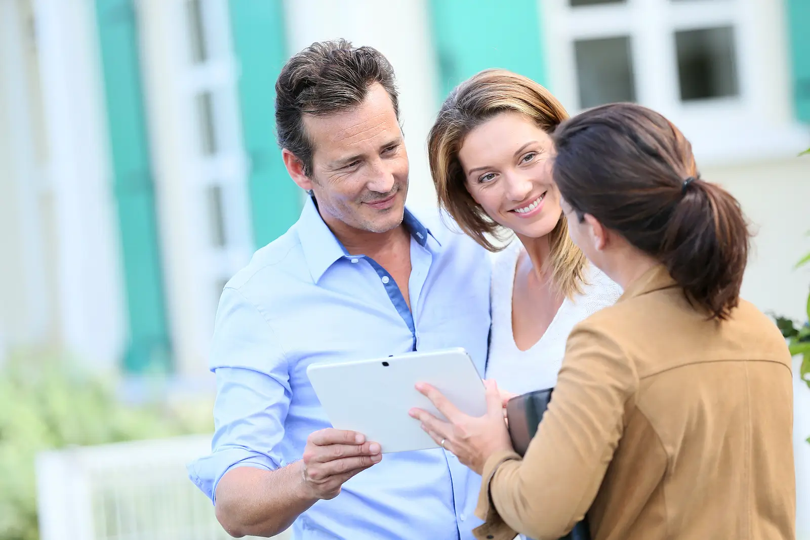 Multifamily vs. Single-Family Housing: Which Real Estate Investment is Right for You?